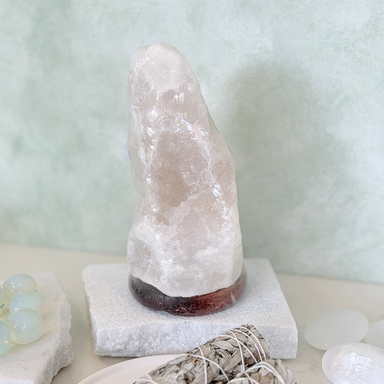 White Himalayan Salt Lamp 2-3kg